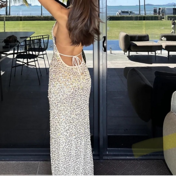 Sequin halter dress - Picture 2 of 3